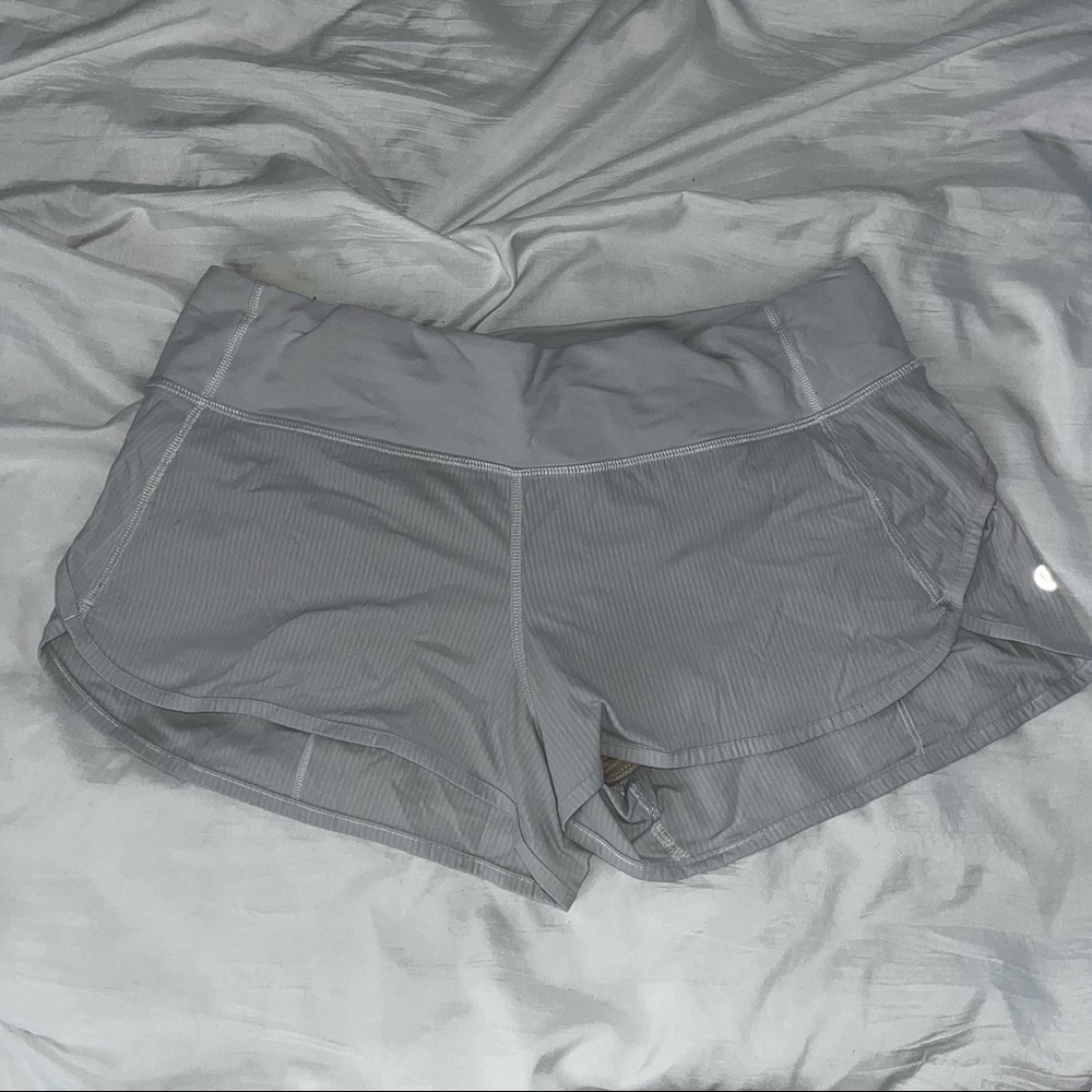 Lululemon 2.5 speed up shorts size 6